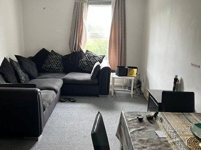 1 bedroom flat in London