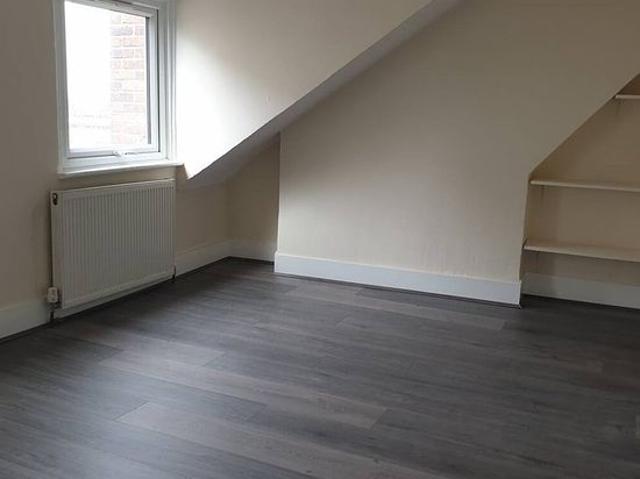 1 bedroom flat in London