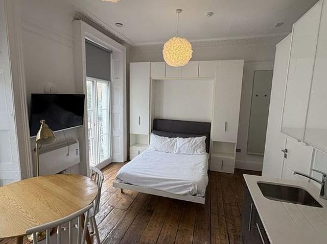 1 bedroom flat in London