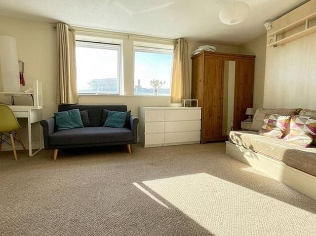 1 bedroom flat in London