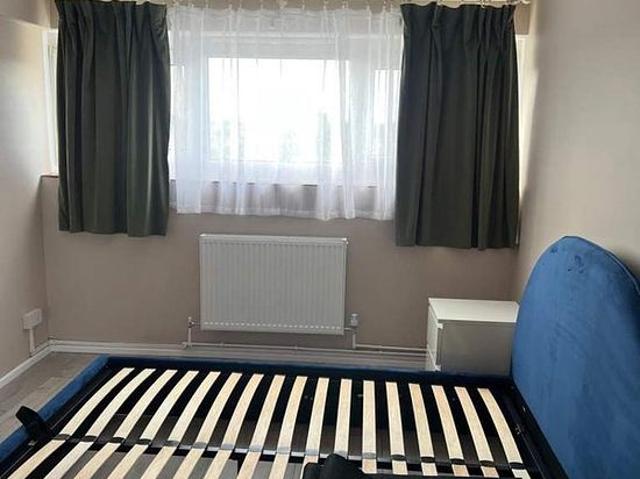 1 bedroom flat in London