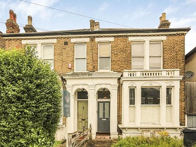 1 bedroom flat in London