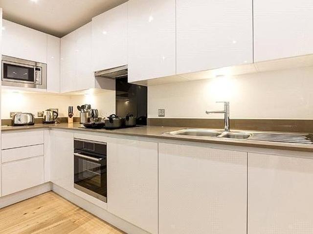 1 bedroom flat in London
