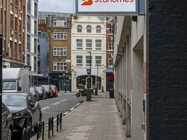 1 bedroom flat in London