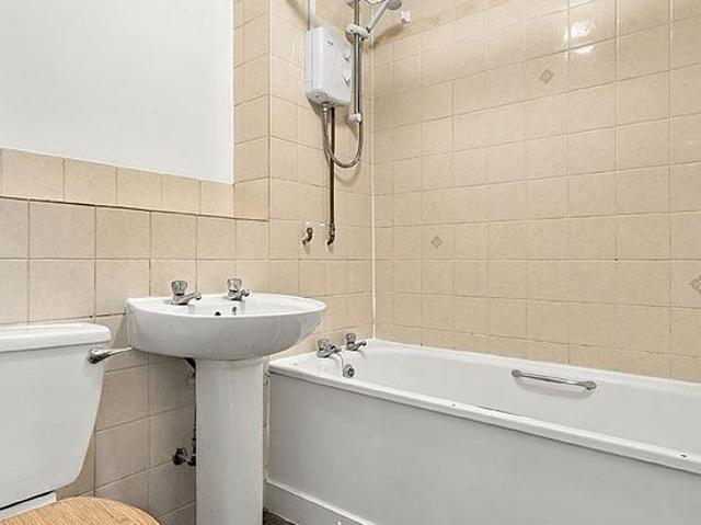 1 bedroom flat in London