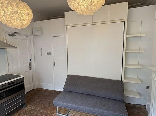 1 bedroom flat in London