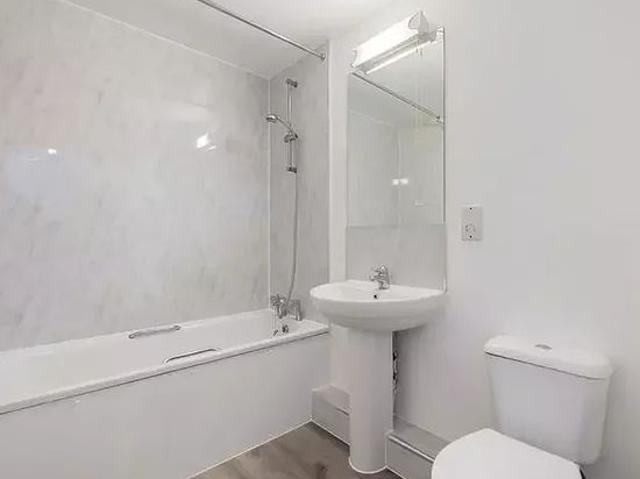 1 bedroom flat in London