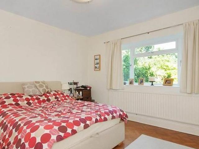 1 bedroom flat in London