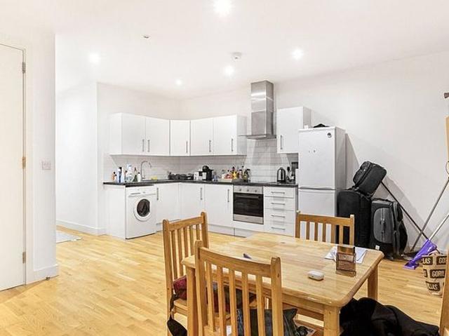 1 bedroom flat in London