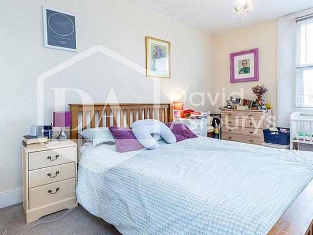 1 bedroom flat in London