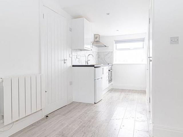 1 bedroom flat in London