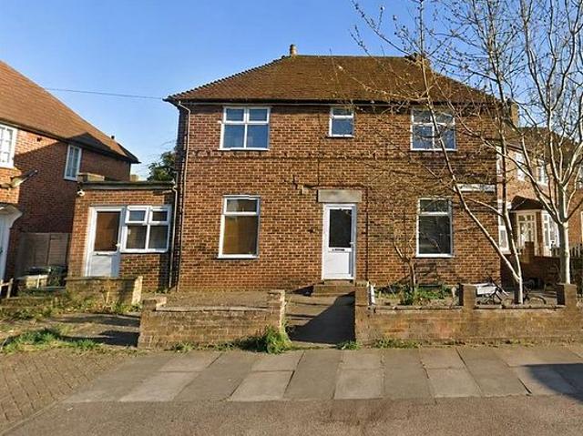 1 bedroom flat in London