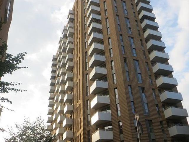 1 bedroom flat in London