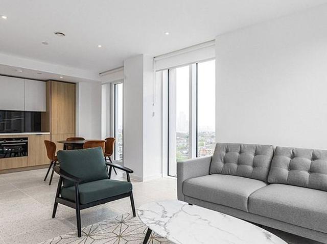 1 bedroom flat in London