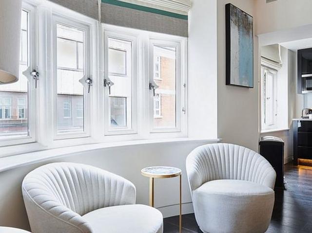 1 bedroom flat in London