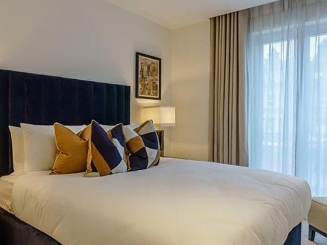 1 bedroom flat in London