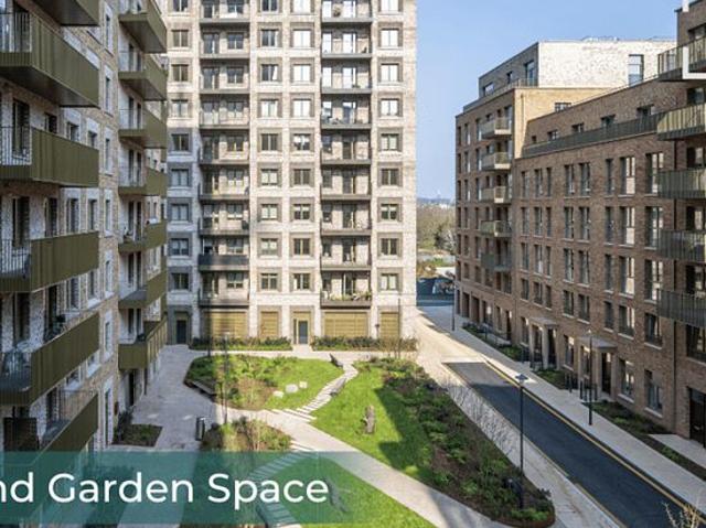 1 bedroom flat in London