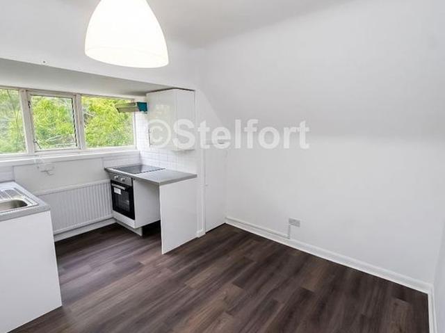 1 bedroom flat in London