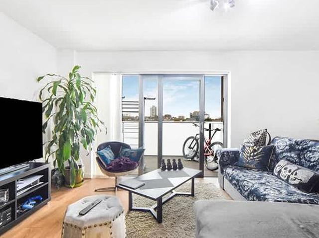 1 bedroom flat in London