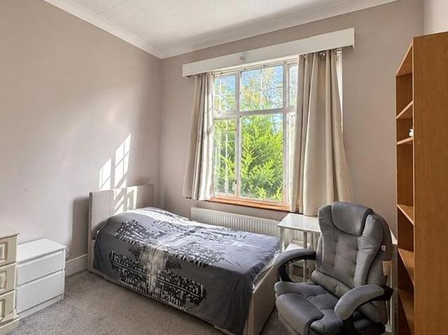 1 bedroom flat in London