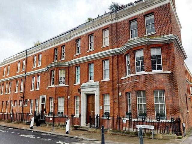 1 bedroom flat in London