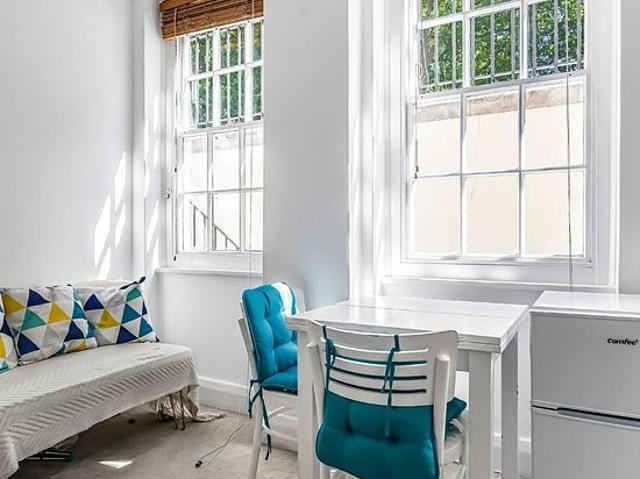 1 bedroom flat in London