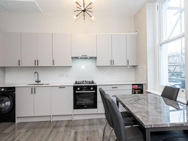 1 bedroom flat in London