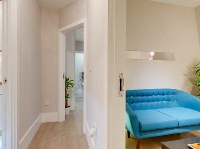 1 bedroom flat in London