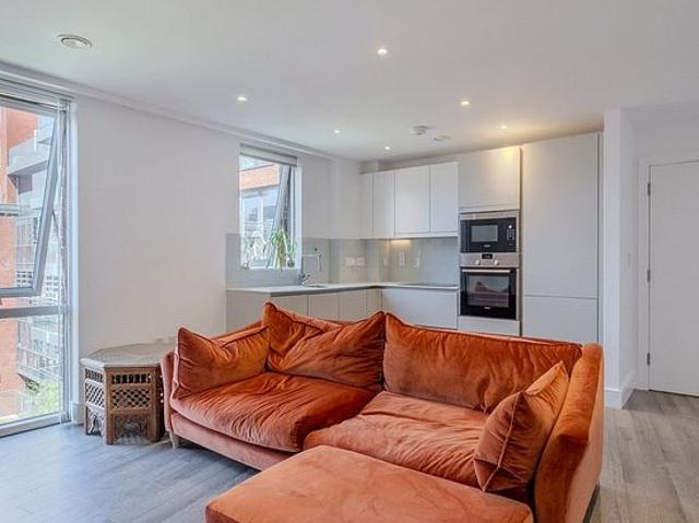 1 bedroom flat in London