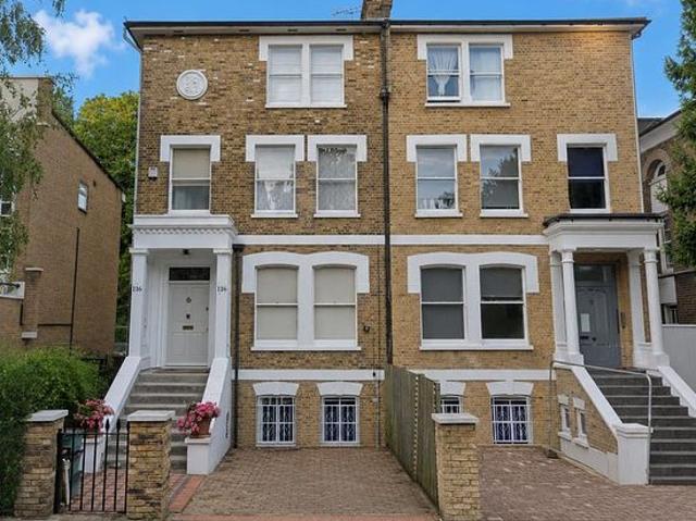 1 bedroom flat in London