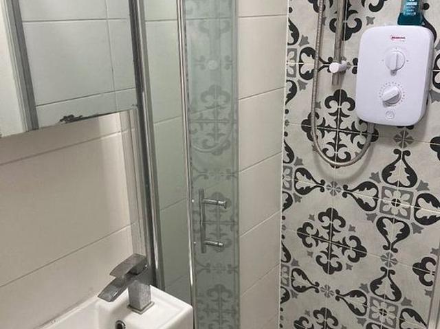 1 bedroom flat in London