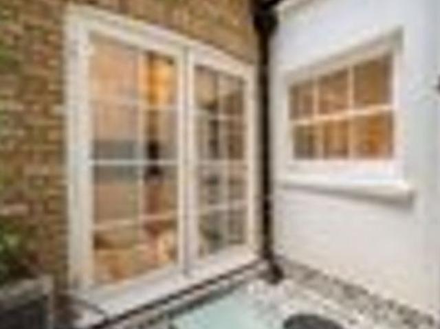 1 bedroom flat in London