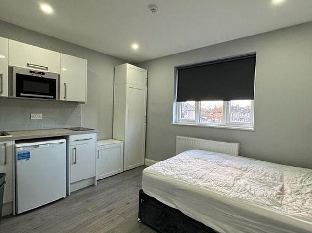 1 bedroom flat in London