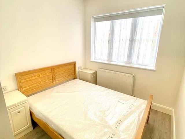1 bedroom flat in London