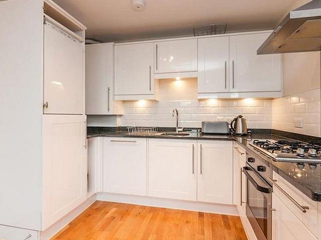 1 bedroom flat in London