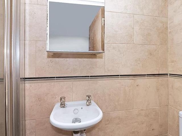 1 bedroom flat in London