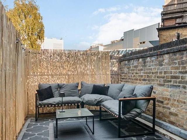 1 bedroom flat in London