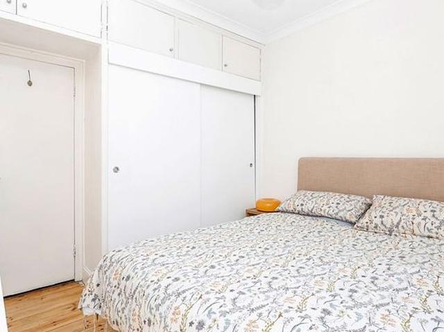 1 bedroom flat in London