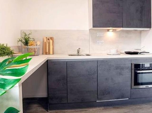 1 bedroom flat in London