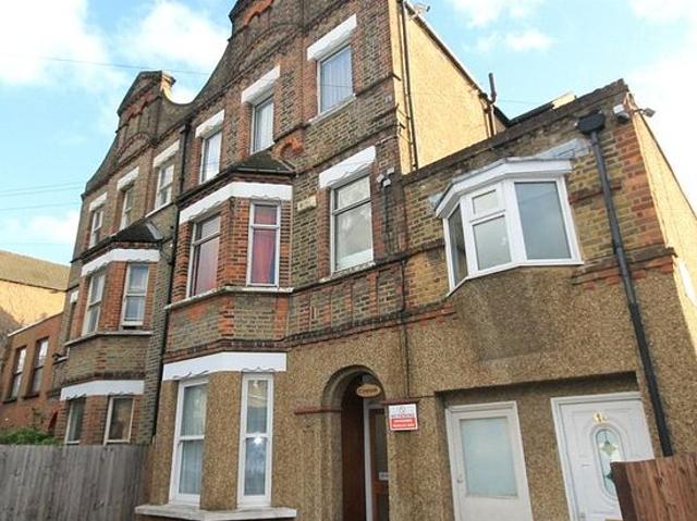 1 bedroom flat in London