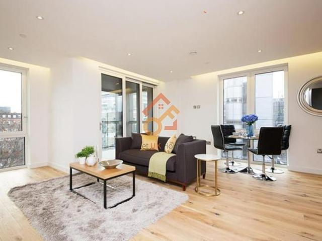 1 bedroom flat in London