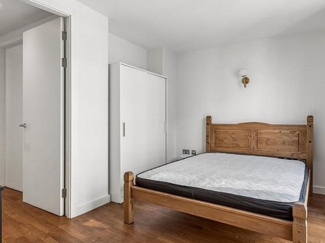 1 bedroom flat in London