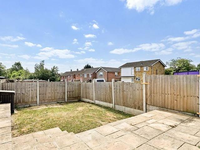 1 bedroom flat in Loughton
