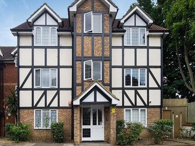1 bedroom flat in Mitcham
