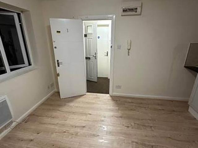 1 bedroom flat in Orpington