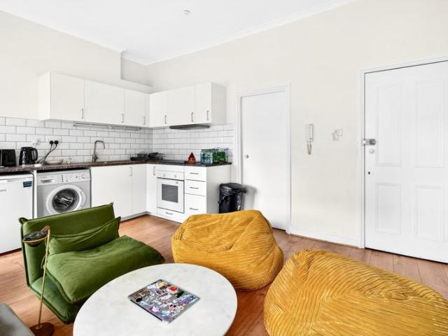 1 Bedroom Flat in Period Building Close to UCL