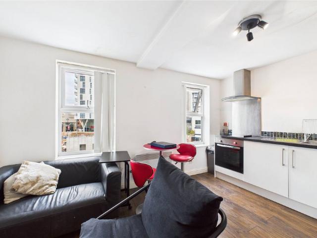 1 bedroom Flat in Queen Street, Maidenhead