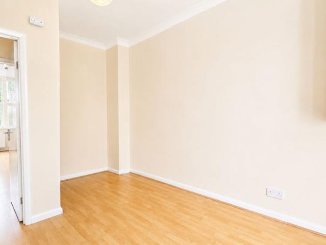 1 bedroom Flat in Queens Road, Aldershot