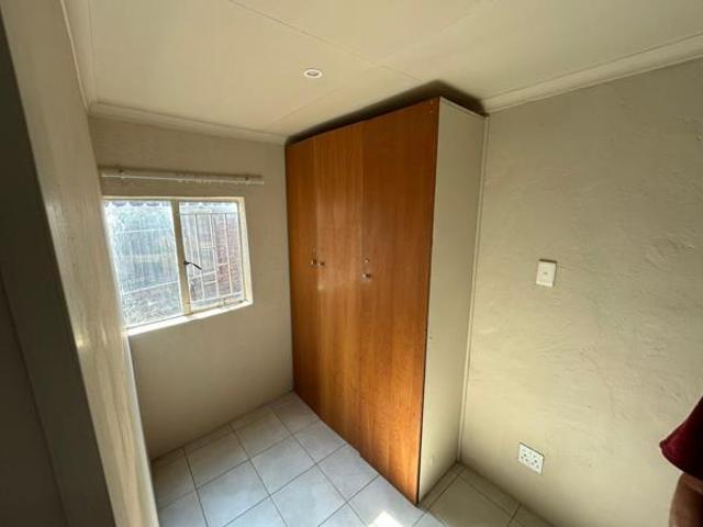 1 Bedroom Flat in Rietfontein AH