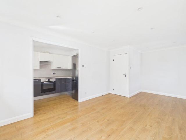 1 bedroom Flat in Simmonds Close, Bracknell